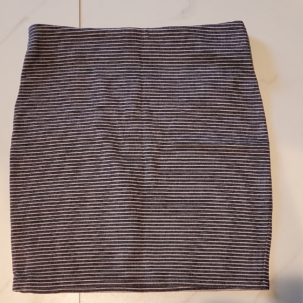 LOFT Gray Ribbed Mini Pencil Skirt